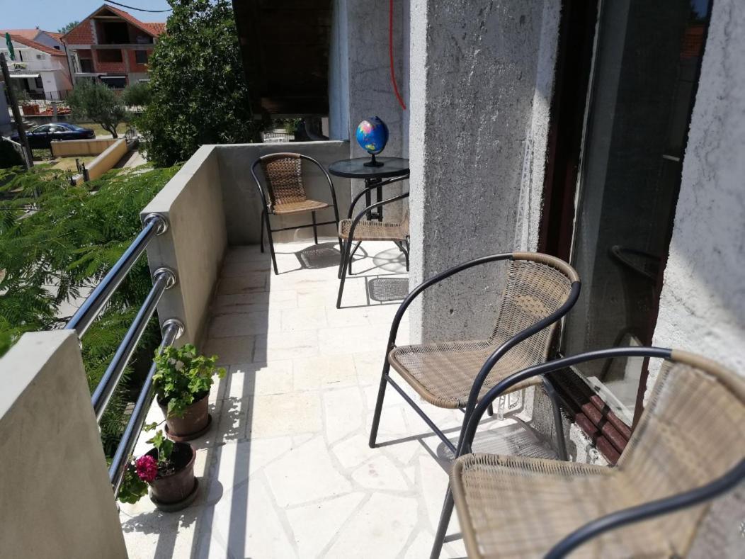 Apartment Zola Gornji Karin Exteriér fotografie