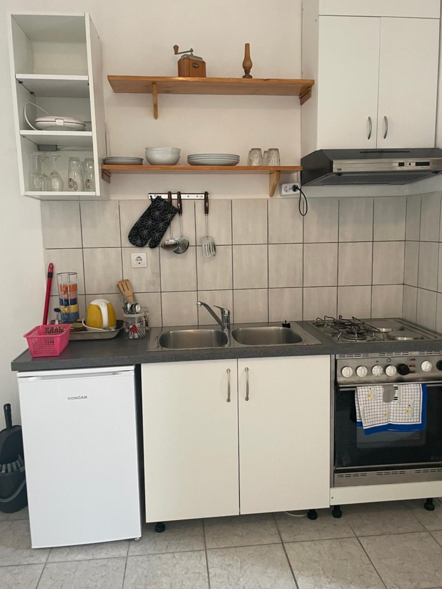 Apartment Zola Gornji Karin Exteriér fotografie